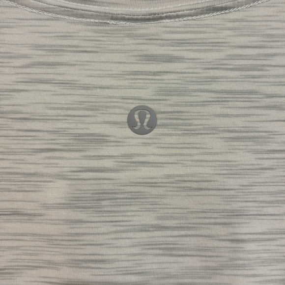 Lululemon Women’s Shirt. Size 12. - Picture 3 of 5